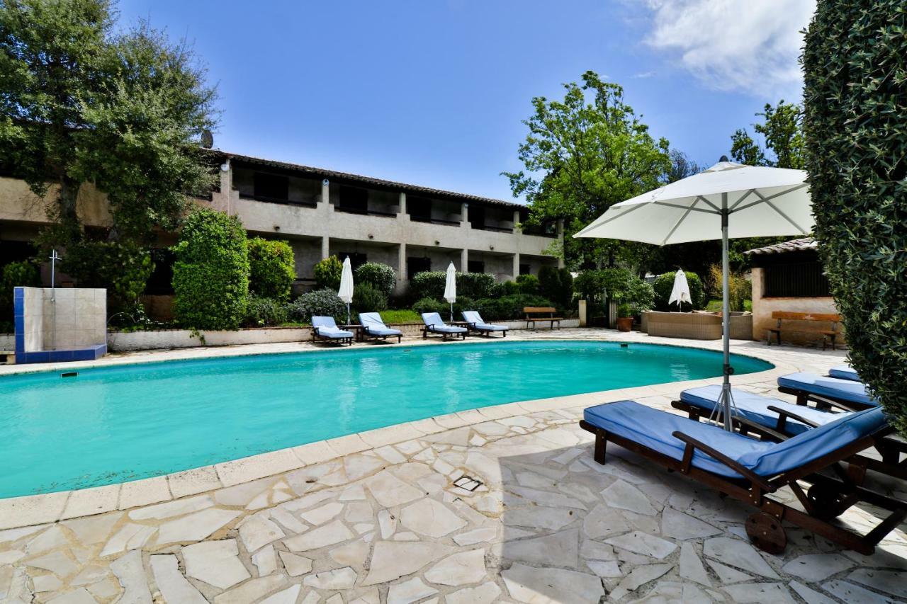 L'Estirado Des Adrets Hotell Les Adrets-de-l'Estérel Exteriör bild