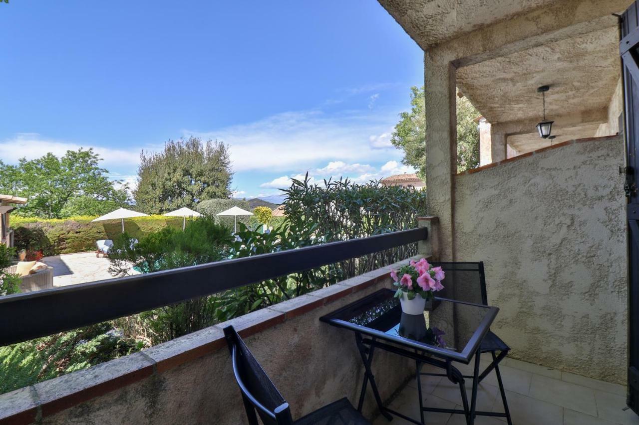 L'Estirado Des Adrets Hotell Les Adrets-de-l'Estérel Exteriör bild